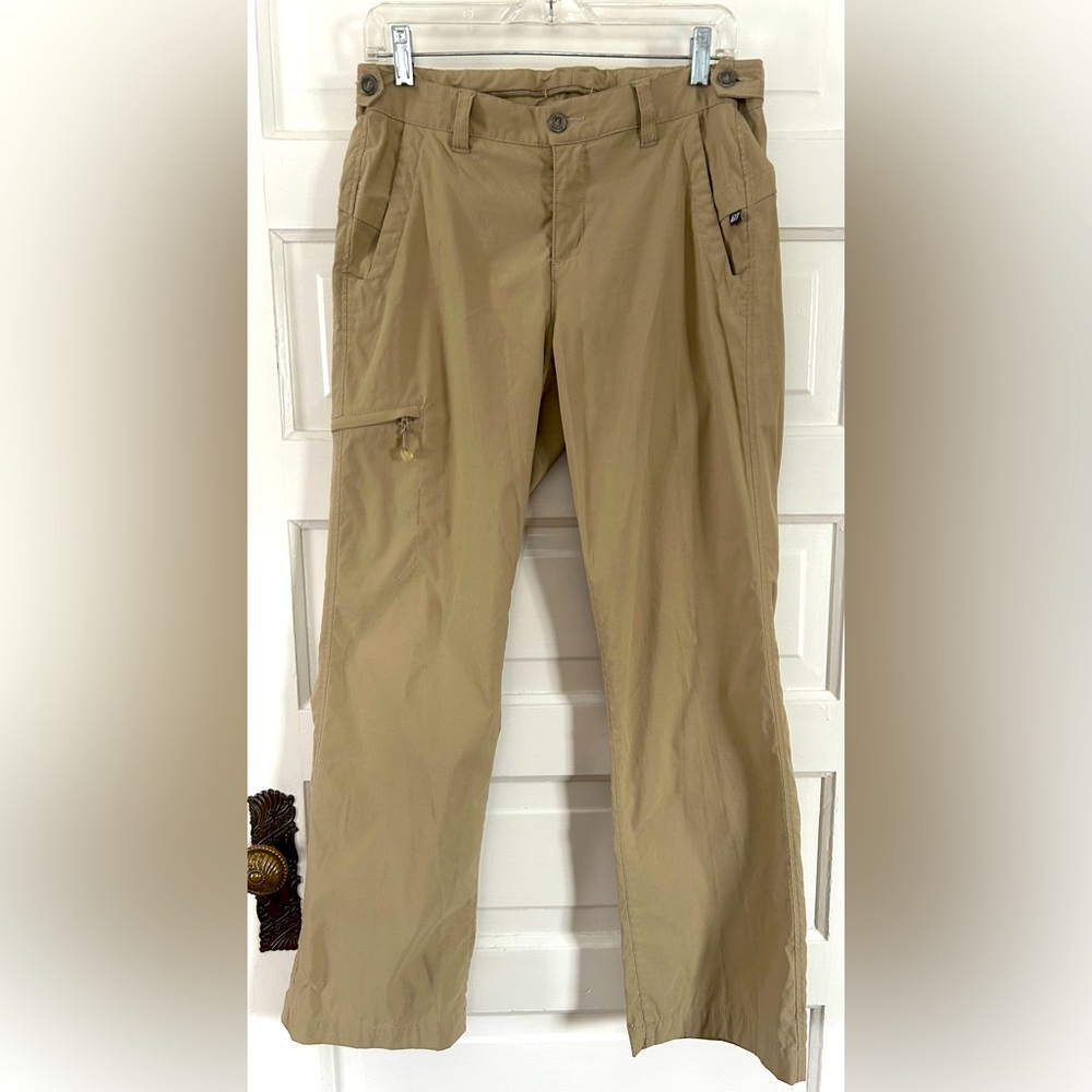 Eddie Bauer Sport Women's Khaki Cargo Outdoor Pants with Secure Pockets. Size 10